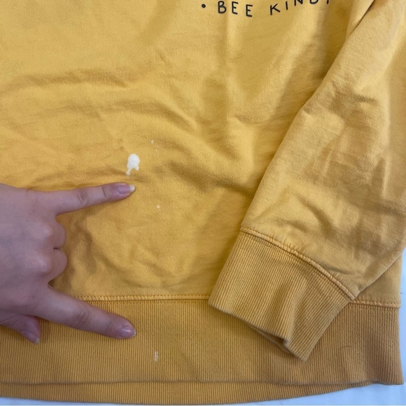 🌼🐝 Women’s Yellow “Bee Kind” Sweater – Size Medium 🐝🌼 - Picture 13 of 13